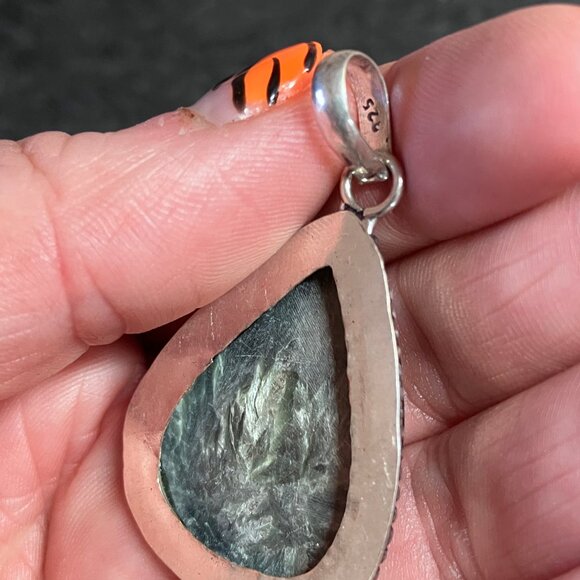 Natural Seraphinite Stone Pendant Crystal Gemstone Jewelry - Picture 5 of 6